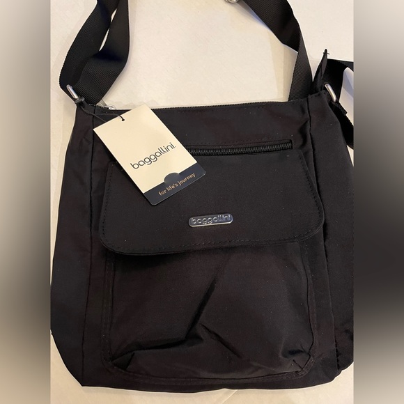 NWT WOMEN'S BAGGALLINI POCKET TOWN CROSSBODY MM- BLACK